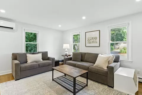 Living - 6 Flagg Dr, Framingham, MA 01702 photo 5 of 5