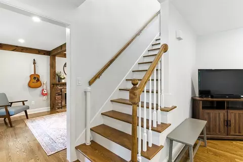 Entry Way - 6 Flagg Dr, Framingham, MA 01702 photo 1 of 2