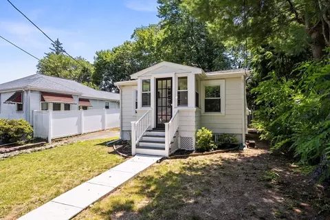 Exterior - 19 Arlington Rd, Dedham, MA 02026 photo 8 of 10