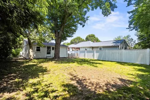 Exterior - 19 Arlington Rd, Dedham, MA 02026 photo 4 of 10