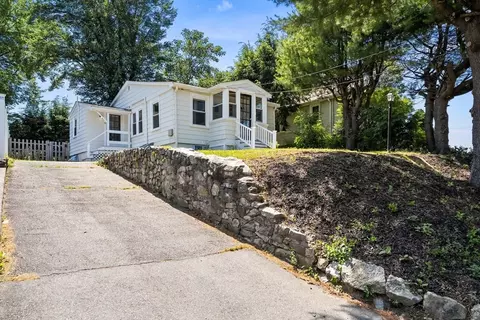 Exterior - 19 Arlington Rd, Dedham, MA 02026 photo 9 of 10