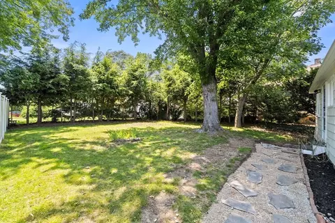Exterior - 19 Arlington Rd, Dedham, MA 02026 photo 5 of 10