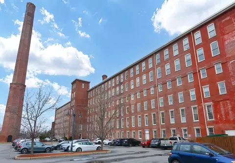 52 Lawrence Dr #312, Lowell, MA 01854