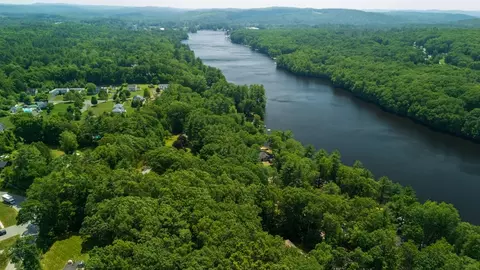 7 Birch St, Sturbridge, MA 01566