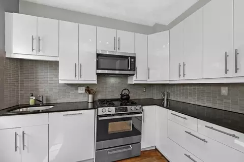 14 Linden St #8, Brookline, MA 02445