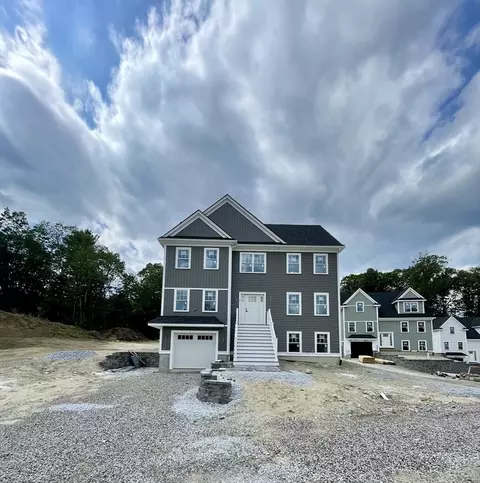 17 Sylvan Hill Xing, Haverhill, MA 01832