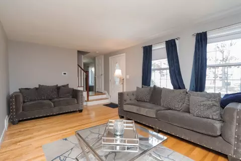 75 Bennington St, Springfield, MA 01108 photo 10