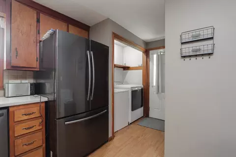 75 Bennington St, Springfield, MA 01108 photo 7