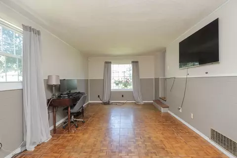 75 Bennington St, Springfield, MA 01108 photo 16