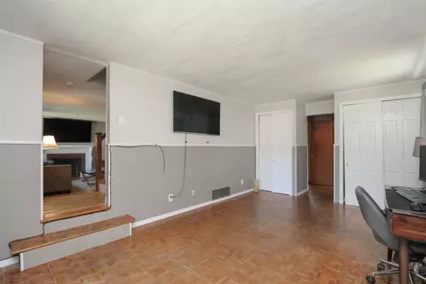 75 Bennington St, Springfield, MA 01108 photo 17