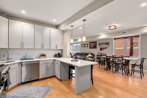 246 Boston St #4, Boston, MA 02125