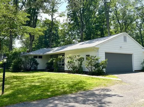 216 Bel Air Dr, Longmeadow, MA 01106
