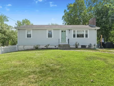 20 Dunshire Dr, Chelmsford, MA 01863