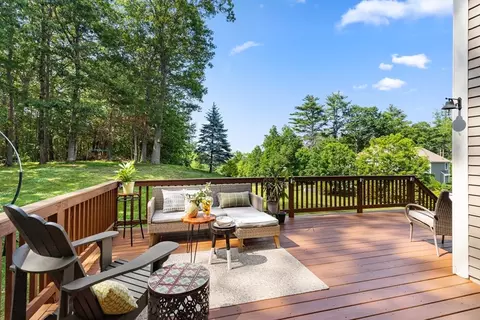 Exterior - 20 Hillside Dr, Georgetown, MA 01833 photo 5 of 7