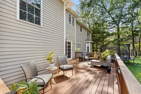 Exterior - 20 Hillside Dr, Georgetown, MA 01833 photo 4 of 7