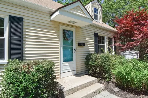 80 Pocahontas St, Walpole, MA 02081