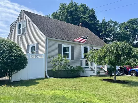 16 Douglas Ave, Beverly, MA 01915 photo 2