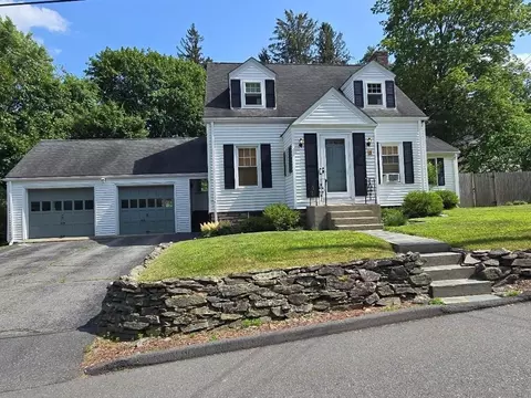 3 South Ter, Auburn, MA 01501