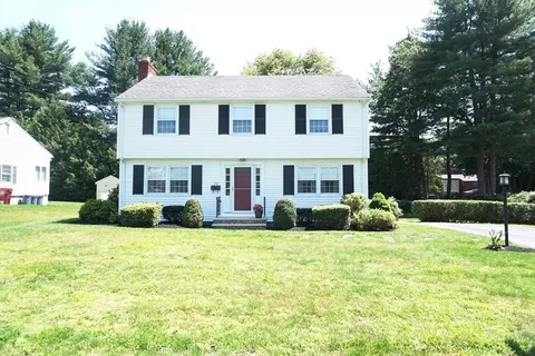 40 Miriam Ln, Lowell, MA 01852