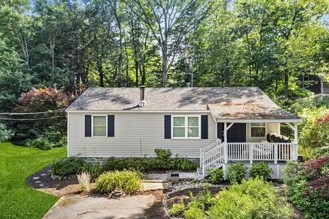 117 Woodland Dr, Lunenburg, MA 01462