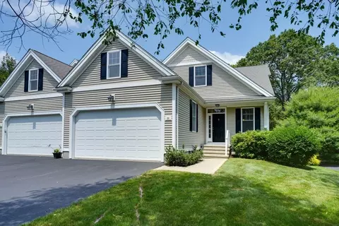 39 Balancing Rock Dr #39, Holliston, MA 01746