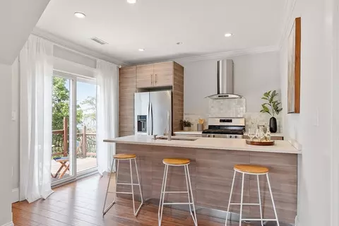 24 Lemon St #2, Salem, MA 01970