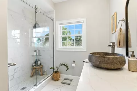 Bath - 25 Conant St #3, Danvers, MA 01923 photo 2 of 3