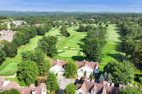 4 Trumpeters Ln #4, Andover, MA 01810