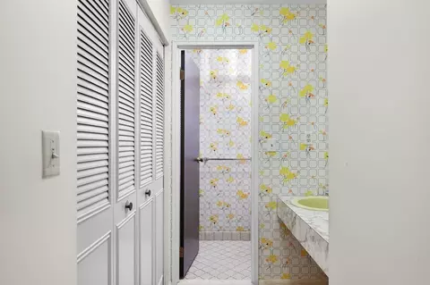 Bath - 147 Sylvan St #18A, Danvers, MA 01923 photo 2 of 3