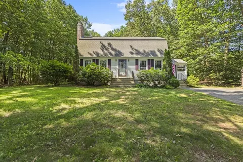 74 NW Main St, Douglas, MA 01516