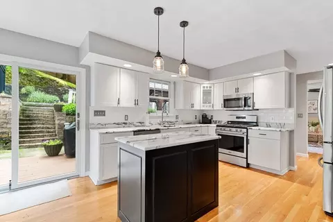 5 Memory Ln, Wakefield, MA 01880 photo 5