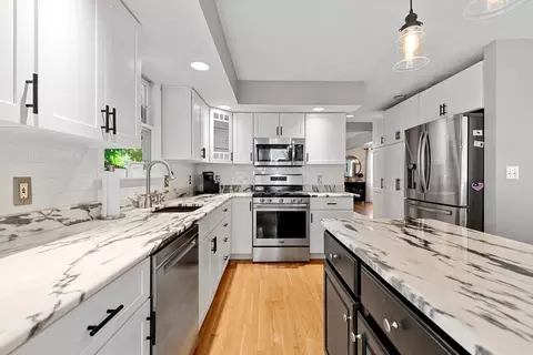 5 Memory Ln, Wakefield, MA 01880 photo 4
