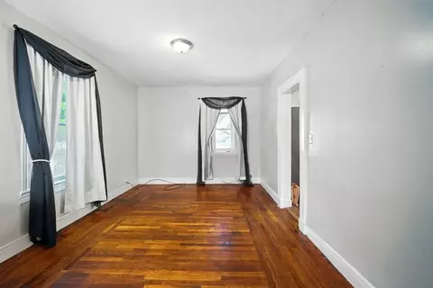 18 Olive St, Springfield, MA 01109 photo 6