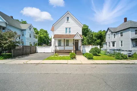 18 Olive St, Springfield, MA 01109 photo 3