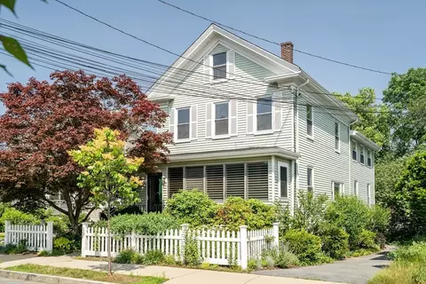 121 Myrtle St, Melrose, MA 02176