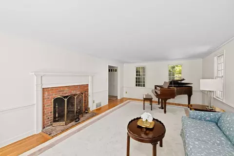 16 Fulling Mill Ln, Hingham, MA 02043 photo 11
