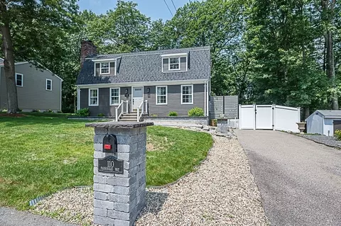 110 Parsonage Rd, Attleboro, MA 02703