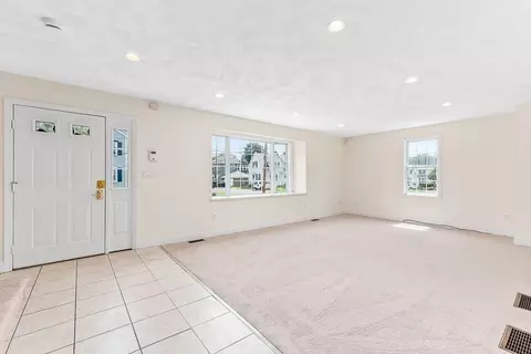 45 Violet Ave #45, Dedham, MA 02026 photo 5