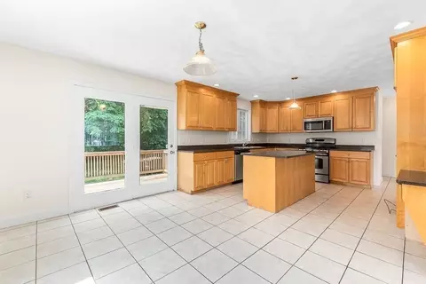 45 Violet Ave #45, Dedham, MA 02026 photo 10