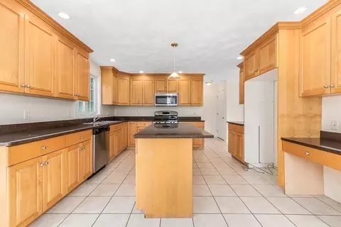 45 Violet Ave #45, Dedham, MA 02026 photo 15