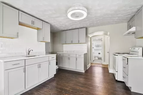 27 Whittier St, Fall River, MA 02724 photo 3