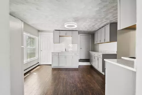 27 Whittier St, Fall River, MA 02724 photo 4