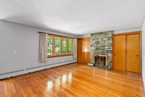 16 Sheldon Ave, Easthampton, MA 01027 photo 4