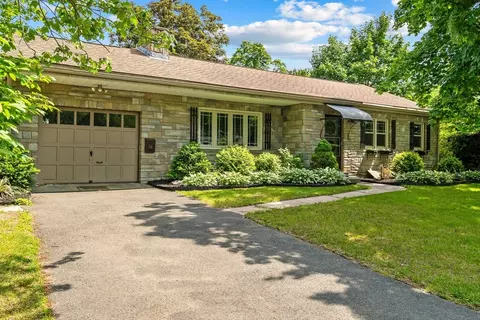 16 Sheldon Ave, Easthampton, MA 01027 photo 3