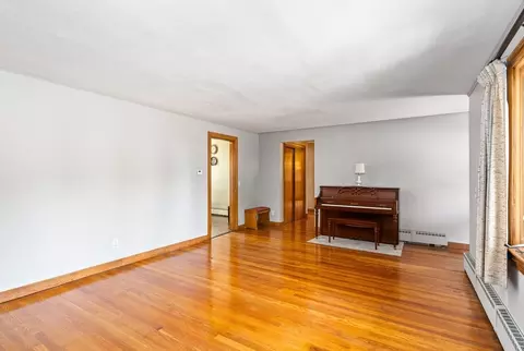 16 Sheldon Ave, Easthampton, MA 01027 photo 8