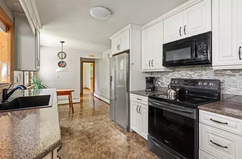 16 Sheldon Ave, Easthampton, MA 01027 photo 16