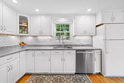 61 Broad St, Walpole, MA 02081 photo 4