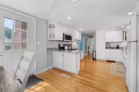 61 Broad St, Walpole, MA 02081 photo 9