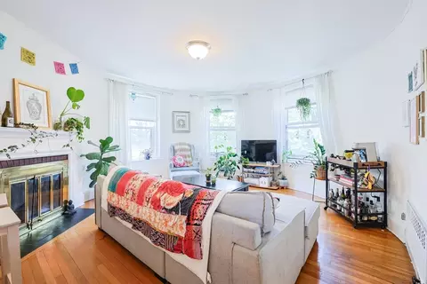 33 Saint Paul St #3, Brookline, MA 02446