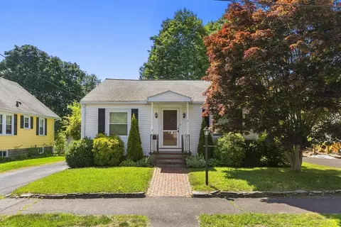 8 Ames St, Wakefield, MA 01880